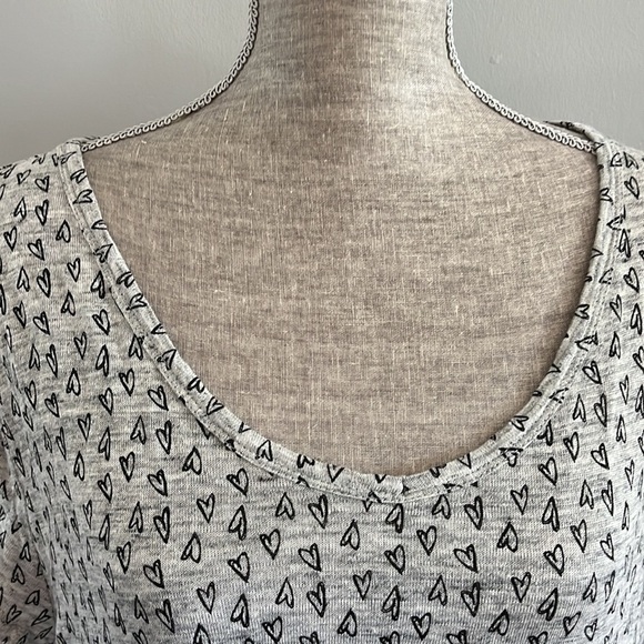 Tabitha Webb size XL 100% linen v- neck with heart motif extra soft and comf. - Picture 2 of 5